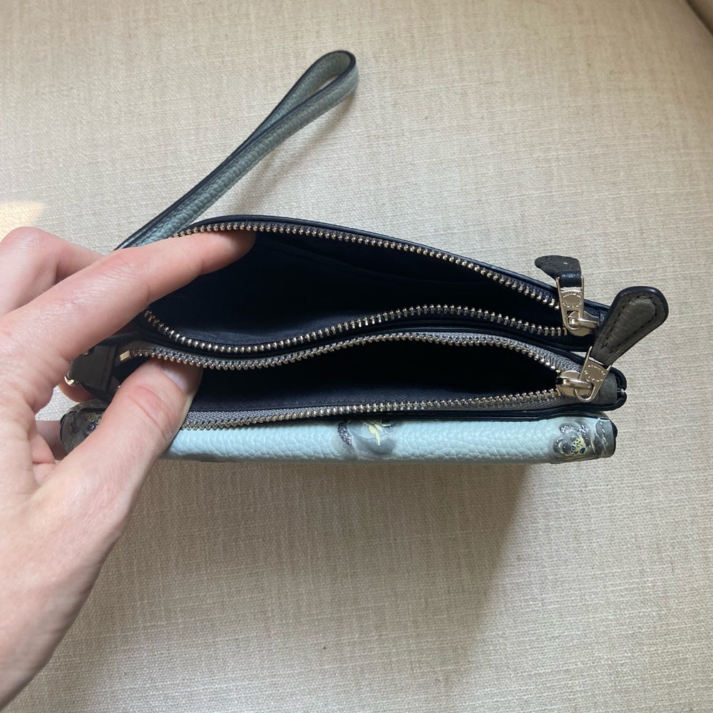 Coach Tea Rose Print Genuine Leather Triple Wristlet Bag Clutch Sky - Picture 6 of 7